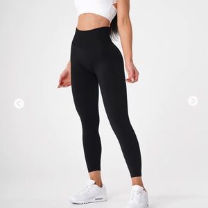 Nvtgv solid, seamless leggings in black